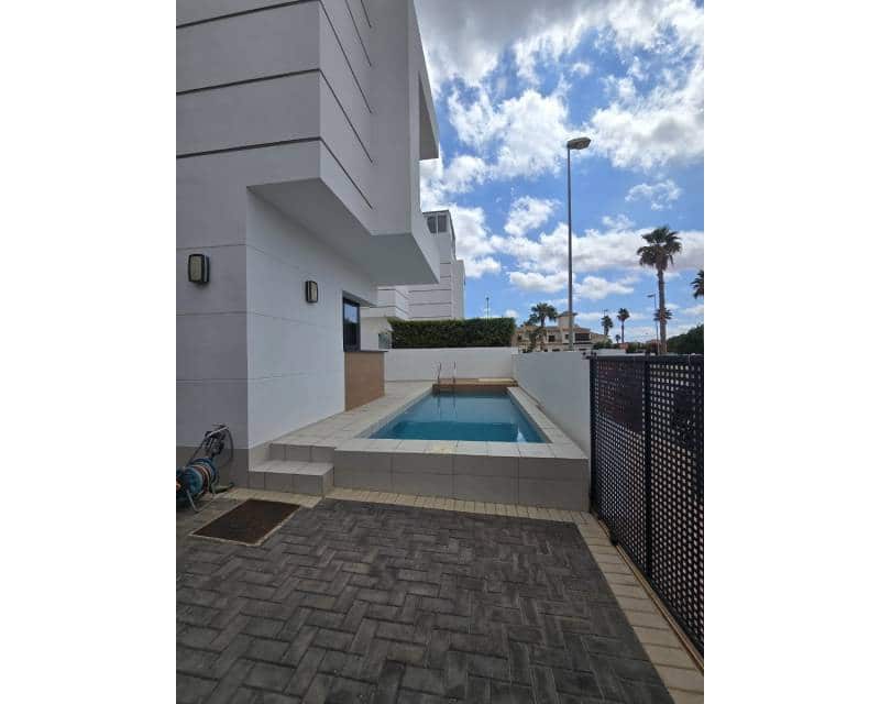 3 bedroom Villa for sale in Ciudad Quesada with pool - € 470,000 (Ref: 9026102)