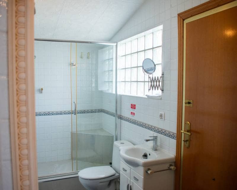 3 soveværelse Semi-Rækkehus til salg i Orihuela Costa med swimmingpool garage - € 790.000 (Ref: 9028688)