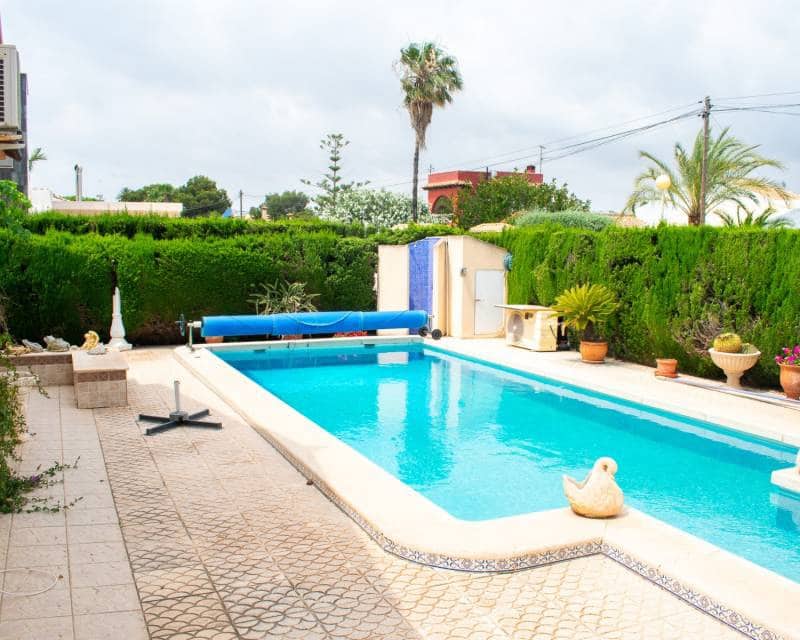 3 soveværelse Semi-Rækkehus til salg i Orihuela Costa med swimmingpool garage - € 790.000 (Ref: 9028688)