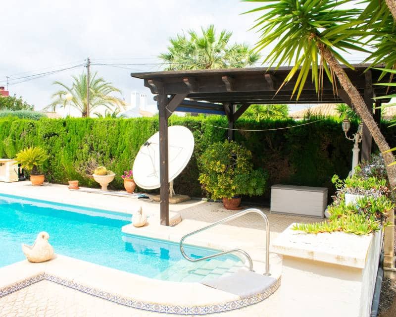 3 soveværelse Semi-Rækkehus til salg i Orihuela Costa med swimmingpool garage - € 790.000 (Ref: 9028688)