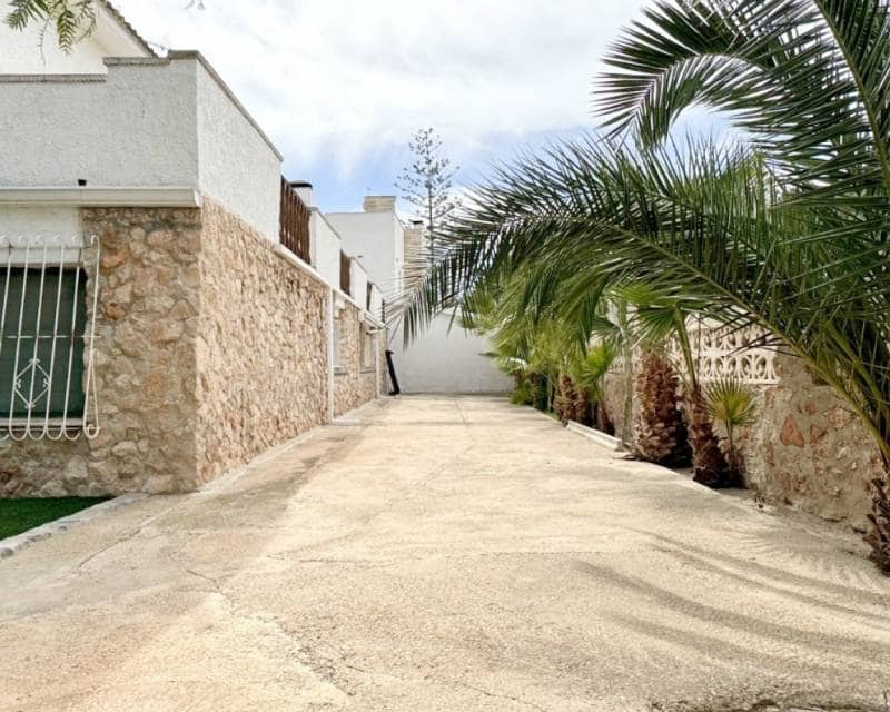 7 chambre Villa/Maison à vendre à La Zenia avec piscine garage - 899 000 € (Ref: 9032239)