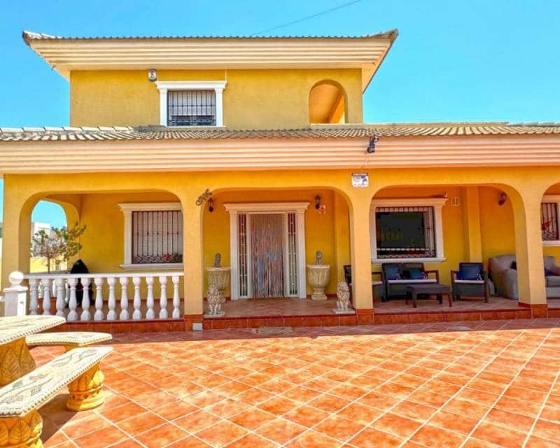6 chambre Villa/Maison à vendre à Torrevieja avec piscine garage - 610 000 € (Ref: 9033817)