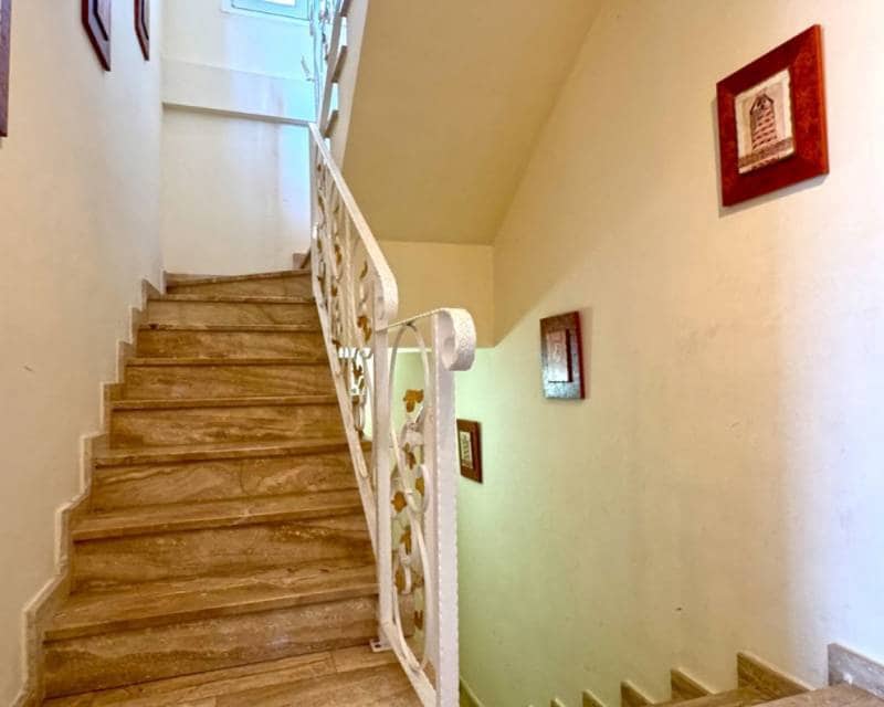 6 chambre Villa/Maison à vendre à Torrevieja avec piscine garage - 610 000 € (Ref: 9033817)