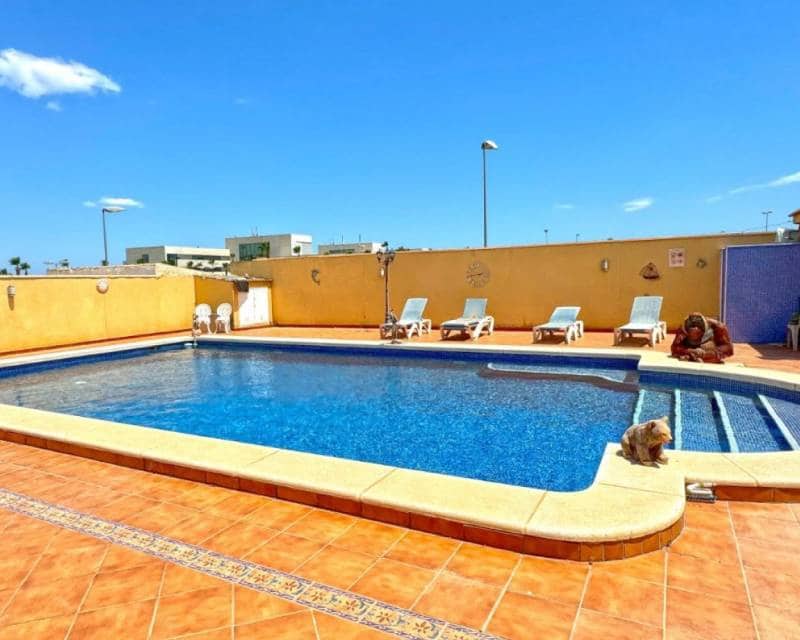 6 chambre Villa/Maison à vendre à Torrevieja avec piscine garage - 610 000 € (Ref: 9033817)