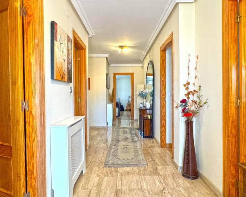 6 chambre Villa/Maison à vendre à Torrevieja avec piscine garage - 610 000 € (Ref: 9033817)