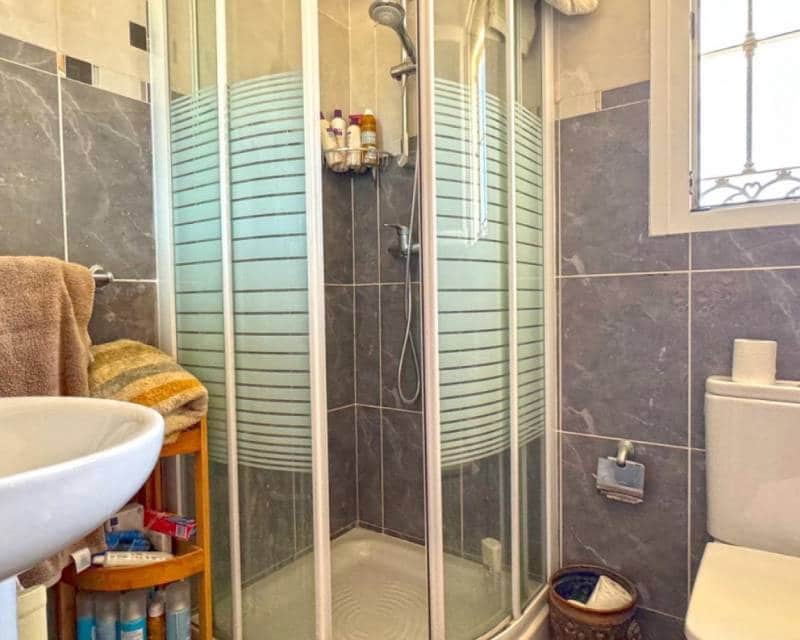 6 chambre Villa/Maison à vendre à Torrevieja avec piscine garage - 610 000 € (Ref: 9033817)