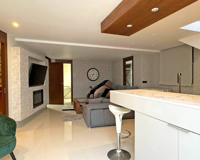 3 Zimmer Villa zu verkaufen in Villamartin mit Pool Garage - 475.000 € (Ref: 9035749)