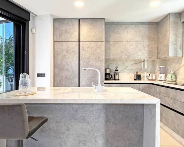 3 Zimmer Villa zu verkaufen in Villamartin, Orihuela mit Pool Garage - 475.000 € (Ref: 9035749)