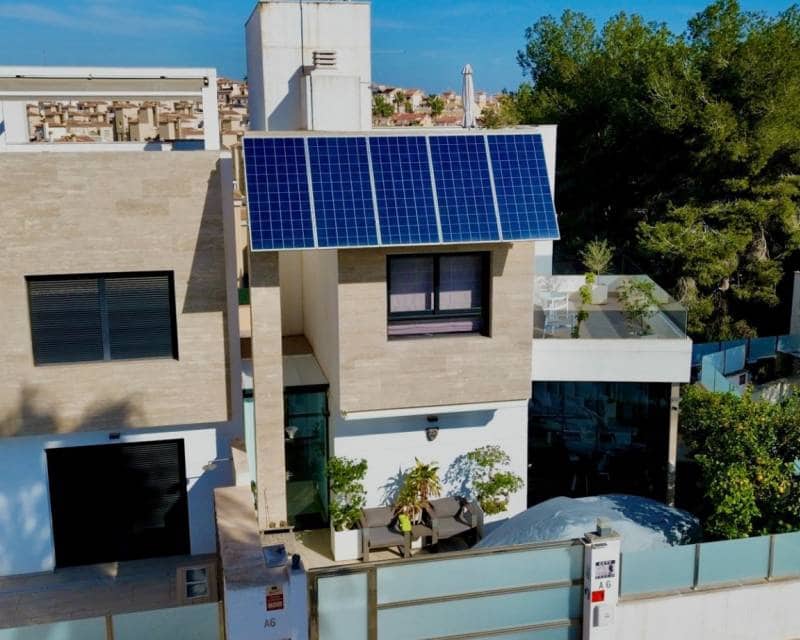 3 Zimmer Villa zu verkaufen in Villamartin mit Pool Garage - 475.000 € (Ref: 9035749)