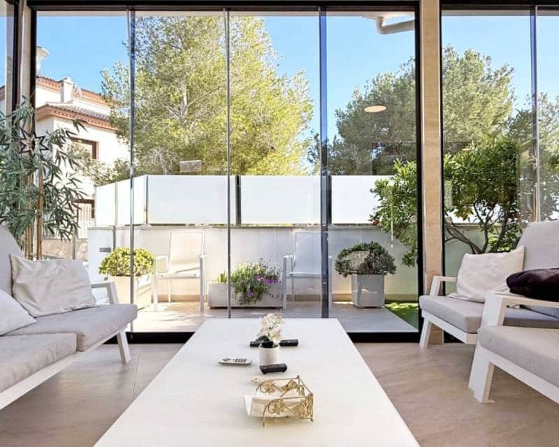 3 Zimmer Villa zu verkaufen in Villamartin mit Pool Garage - 475.000 € (Ref: 9035749)