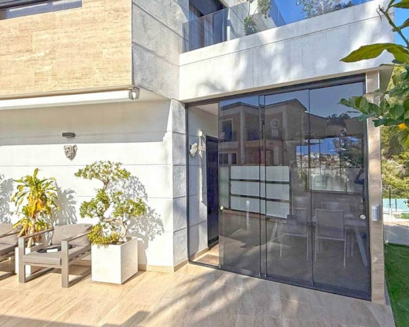 3 Zimmer Villa zu verkaufen in Villamartin mit Pool Garage - 475.000 € (Ref: 9035749)