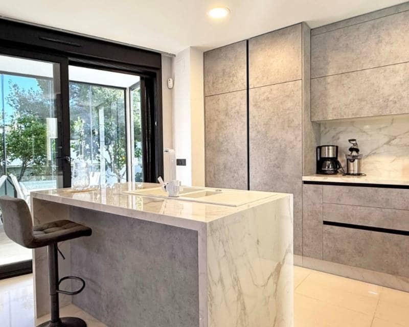 3 Zimmer Villa zu verkaufen in Villamartin mit Pool Garage - 475.000 € (Ref: 9035749)