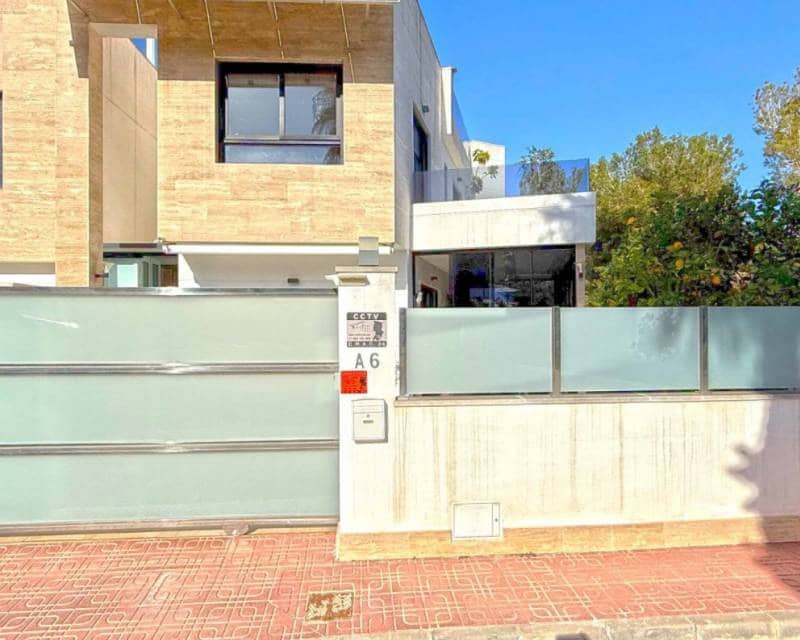 3 Zimmer Villa zu verkaufen in Villamartin mit Pool Garage - 475.000 € (Ref: 9035749)