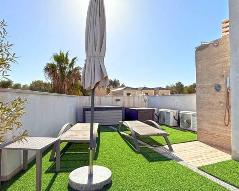 3 Zimmer Villa zu verkaufen in Villamartin mit Pool Garage - 475.000 € (Ref: 9035749)