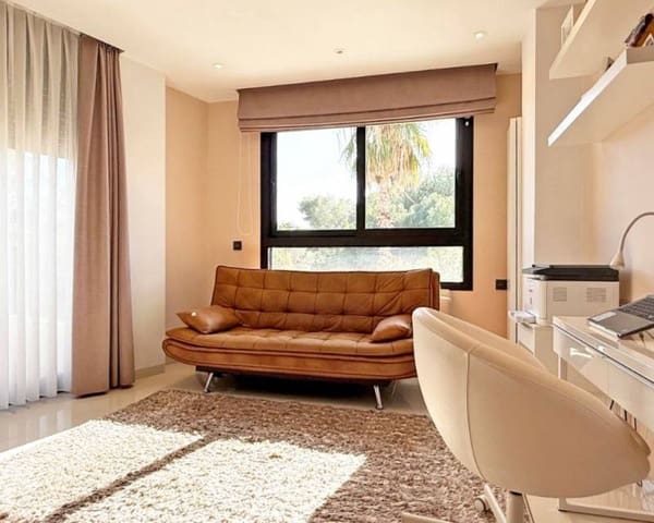 3 Zimmer Villa zu verkaufen in Villamartin, Orihuela mit Pool Garage - 475.000 € (Ref: 9035749)