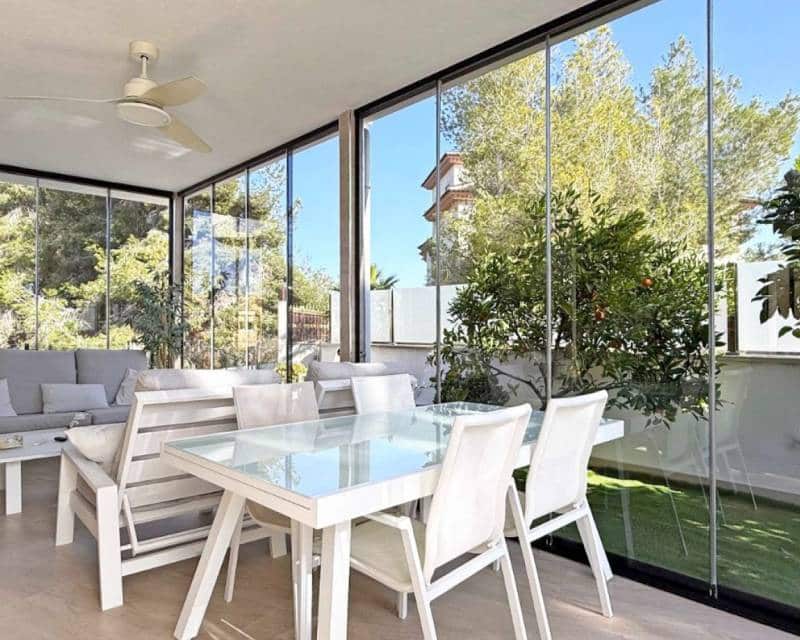 3 Zimmer Villa zu verkaufen in Villamartin mit Pool Garage - 475.000 € (Ref: 9035749)