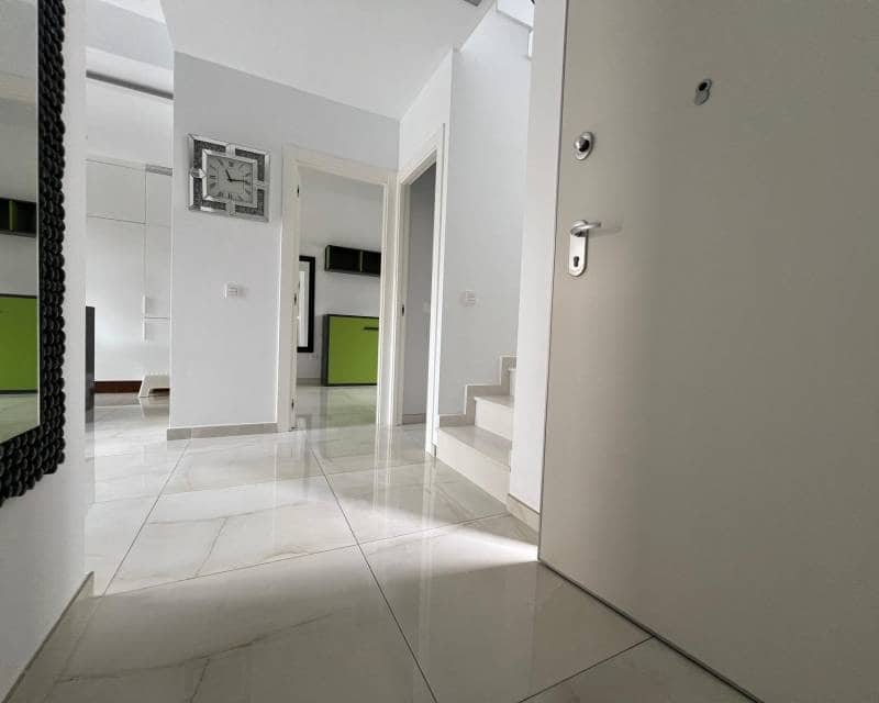 3 soveværelse Villa til salg i Orihuela Costa med swimmingpool garage - € 499.000 (Ref: 9035753)