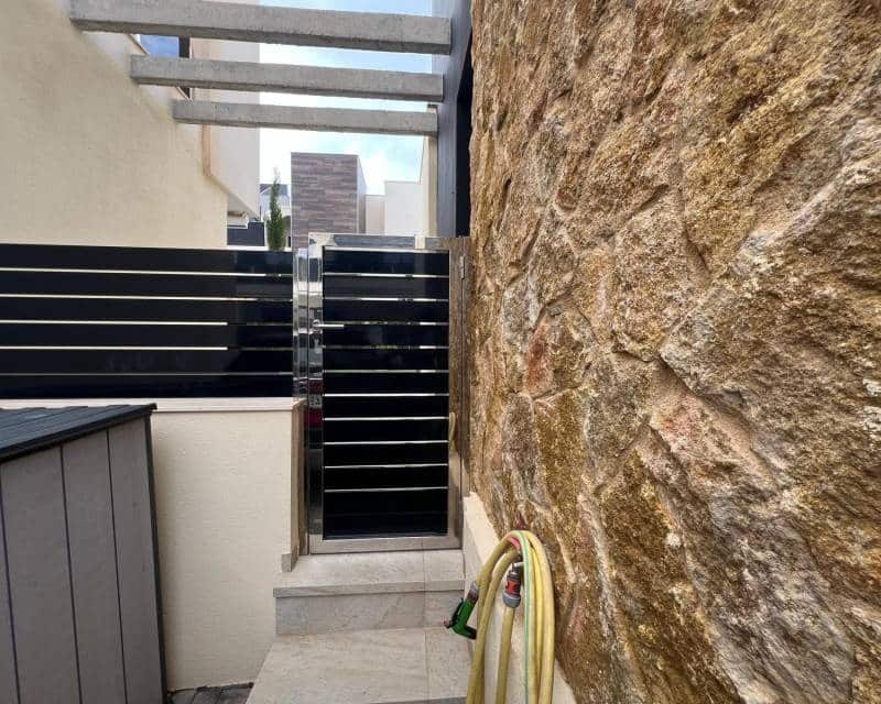 3 soveværelse Villa til salg i Orihuela Costa med swimmingpool garage - € 499.000 (Ref: 9035753)