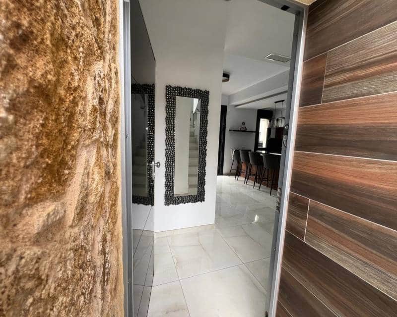 3 soveværelse Villa til salg i Orihuela Costa med swimmingpool garage - € 499.000 (Ref: 9035753)