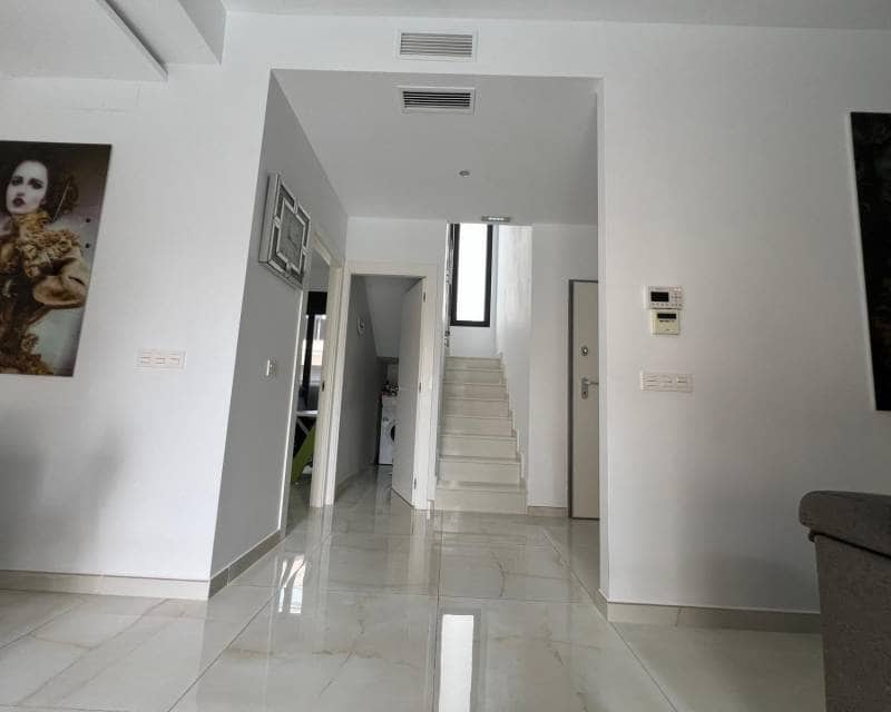 3 soveværelse Villa til salg i Orihuela Costa med swimmingpool garage - € 499.000 (Ref: 9035753)