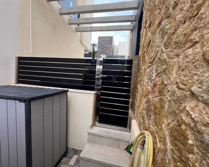 3 soveværelse Villa til salg i Orihuela Costa med swimmingpool garage - € 499.000 (Ref: 9035753)