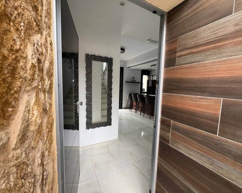 3 soveværelse Villa til salg i Orihuela Costa med swimmingpool garage - € 499.000 (Ref: 9035753)