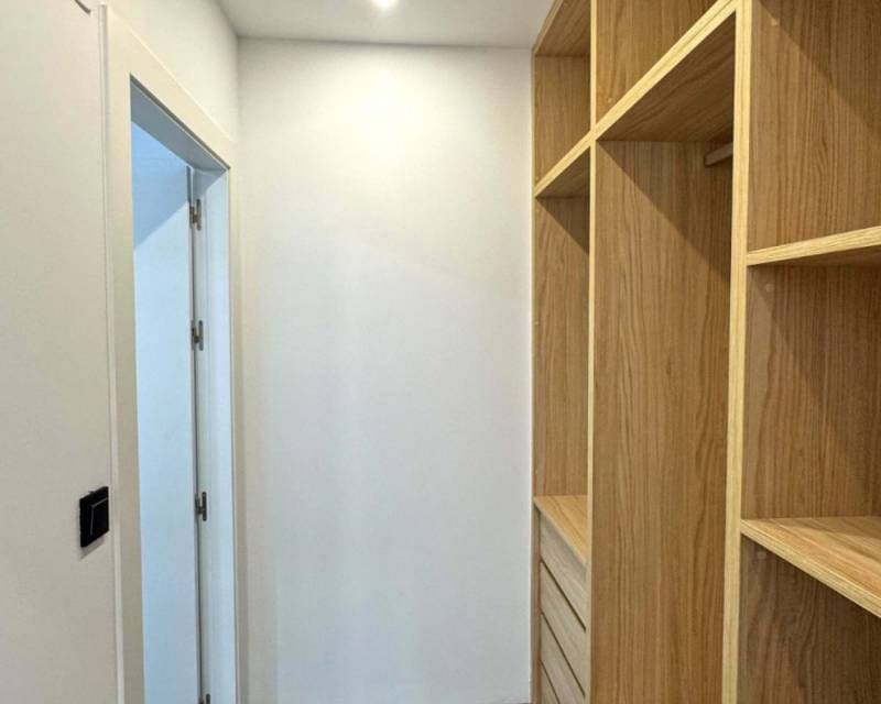 4 slaapkamer Villa te koop in Torrevieja met zwembad garage - € 495.000 (Ref: 9049755)