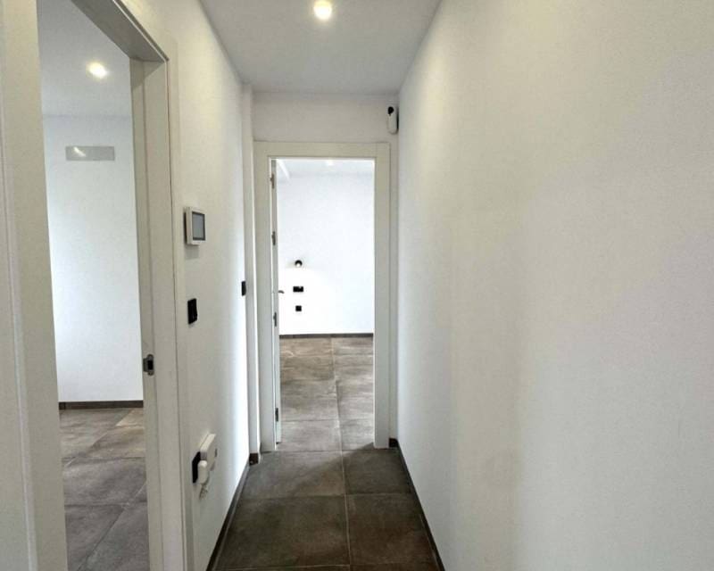 4 slaapkamer Villa te koop in Torrevieja met zwembad garage - € 495.000 (Ref: 9049755)