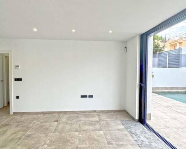 4 slaapkamer Villa te koop in Los Balcones - Los Altos, Torrevieja met zwembad garage - € 495.000 (Ref: 9049755)