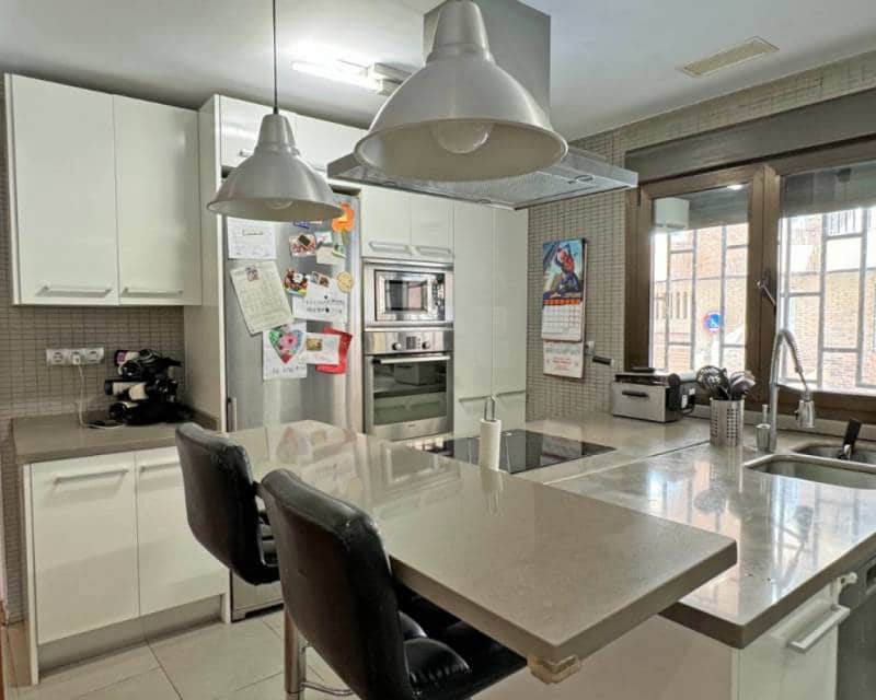 4 chambre Appartement à vendre à Torrevieja - 489 000 € (Ref: 9049763)