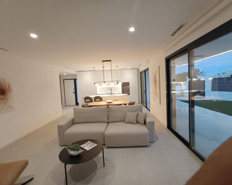 3 Zimmer Villa zu verkaufen in Ciudad Quesada mit Pool - 690.000 € (Ref: 9049764)