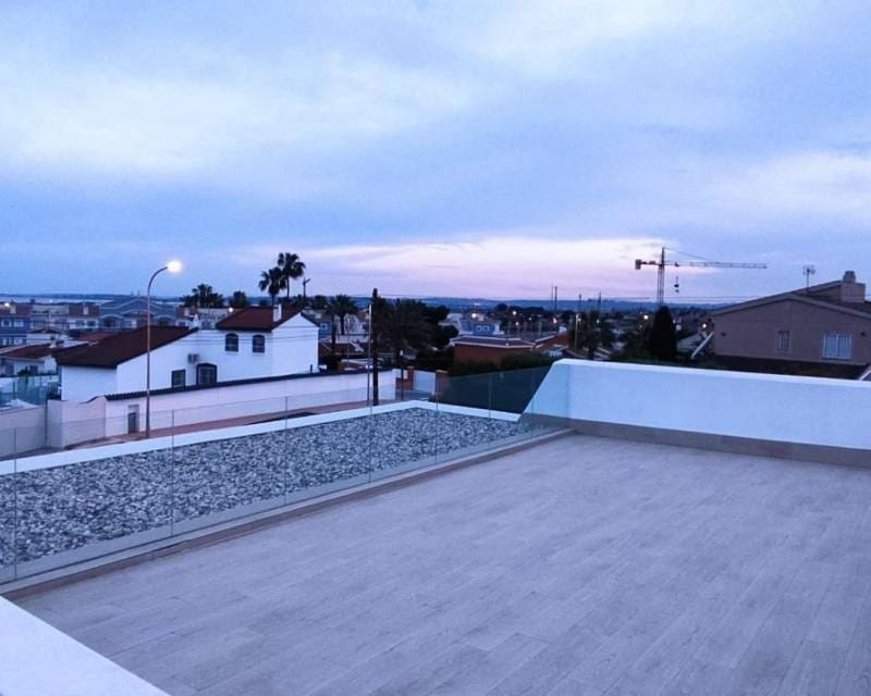 3 Zimmer Villa zu verkaufen in Ciudad Quesada mit Pool - 690.000 € (Ref: 9049764)