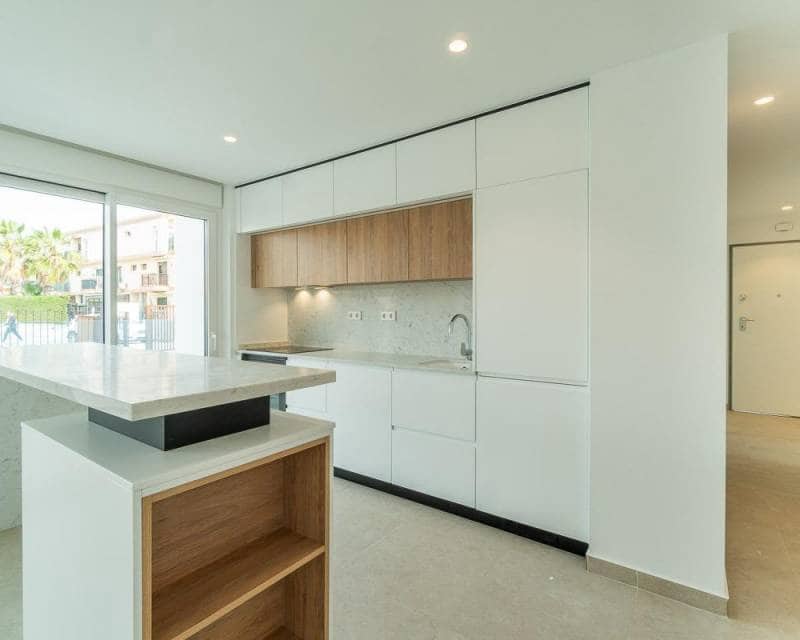 3 slaapkamer Appartement te koop in Playa Flamenca met zwembad garage - € 380.000 (Ref: 9049968)