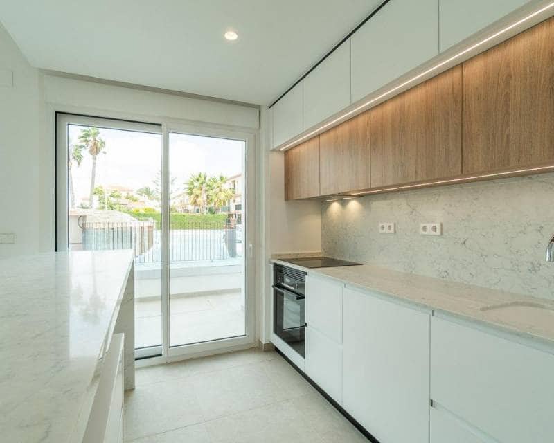 3 slaapkamer Appartement te koop in Playa Flamenca met zwembad garage - € 380.000 (Ref: 9049968)