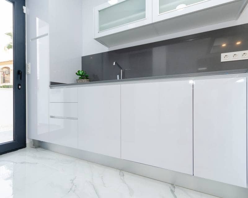 3 soveværelse Semi-Rækkehus til salg i Torrevieja med swimmingpool garage - € 409.000 (Ref: 9061596)