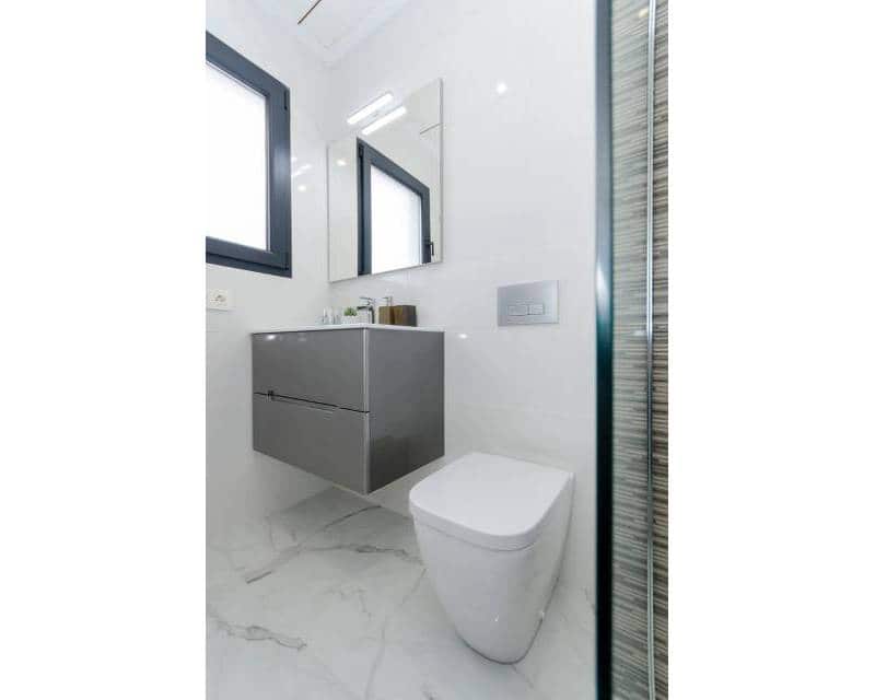 3 soveværelse Semi-Rækkehus til salg i Torrevieja med swimmingpool garage - € 409.000 (Ref: 9061596)