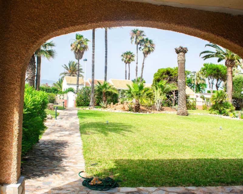 3 slaapkamer Villa te koop in La Manga del Mar Menor met zwembad garage - € 1.490.000 (Ref: 9061597)