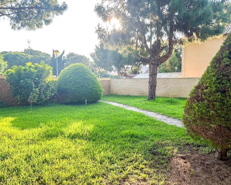 4 soverom Kjedet enebolig til salgs i Orihuela Costa med svømmebasseng - € 824 000 (Ref: 9064409)