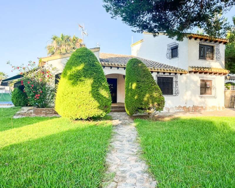 4 soverom Kjedet enebolig til salgs i Orihuela Costa med svømmebasseng - € 824 000 (Ref: 9064409)