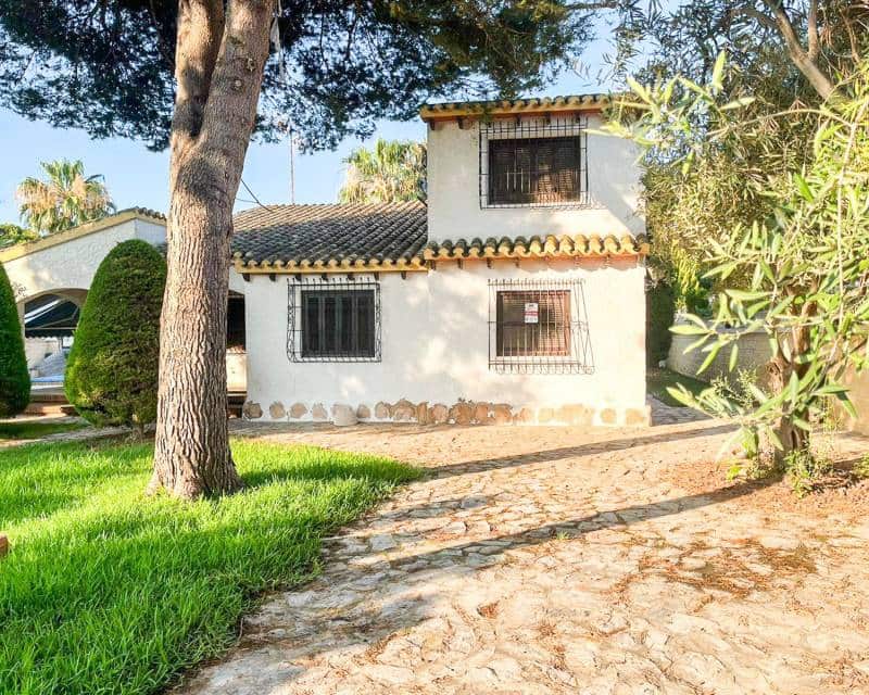 4 soverom Kjedet enebolig til salgs i Orihuela Costa med svømmebasseng - € 824 000 (Ref: 9064409)