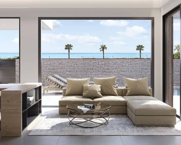 Chalet de 3 habitaciones en Torre de la Horadada, Pilar de la Horadada en venta con piscina garaje - 1.895.000 € (Ref: 9066820)