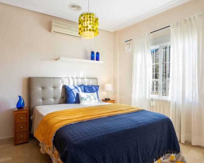 5 soveværelse Semi-Rækkehus til salg i Las Mimosas med swimmingpool garage - € 350.000 (Ref: 9072599)