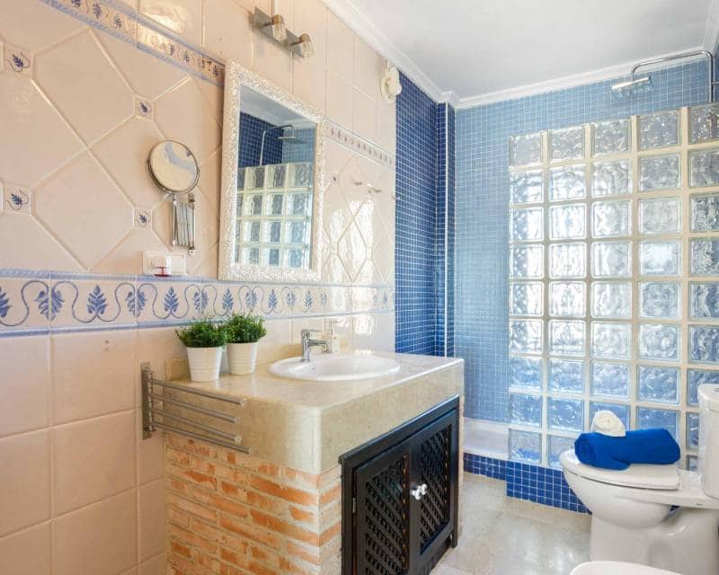 5 soveværelse Semi-Rækkehus til salg i Las Mimosas med swimmingpool garage - € 350.000 (Ref: 9072599)