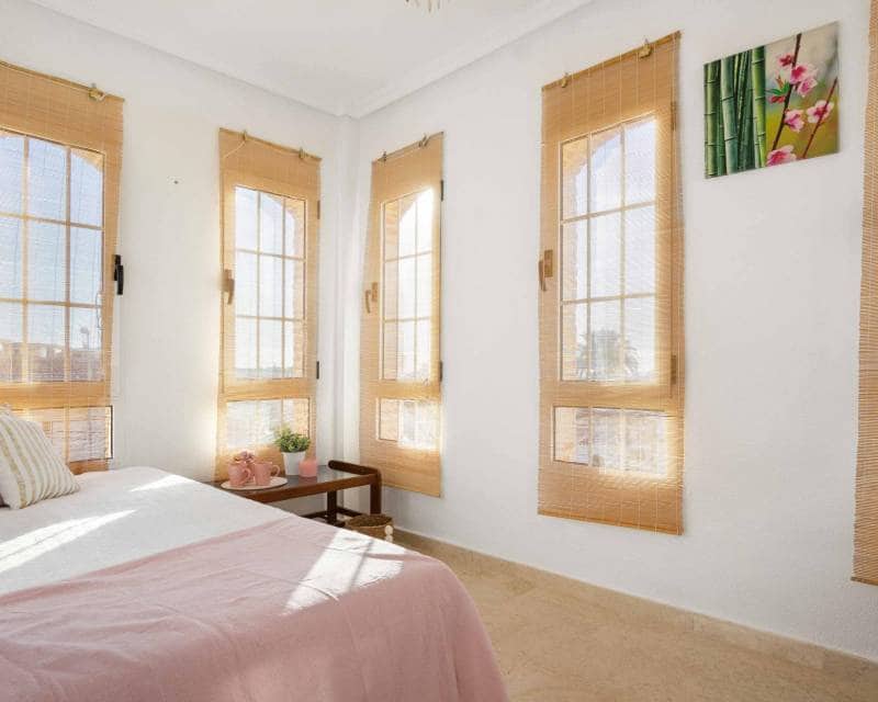 5 soveværelse Semi-Rækkehus til salg i Las Mimosas med swimmingpool garage - € 350.000 (Ref: 9072599)