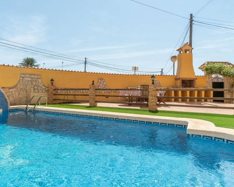 5 soveværelse Semi-Rækkehus til salg i Las Mimosas med swimmingpool garage - € 350.000 (Ref: 9072599)