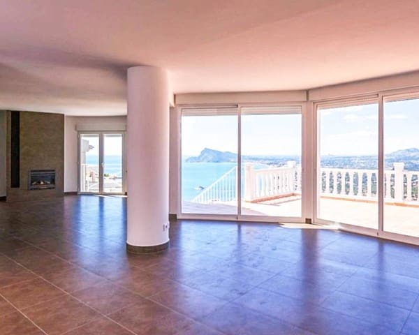 4 bedroom Villa for sale in Altea with pool garage - € 1,195,000 (Ref: 9073985)