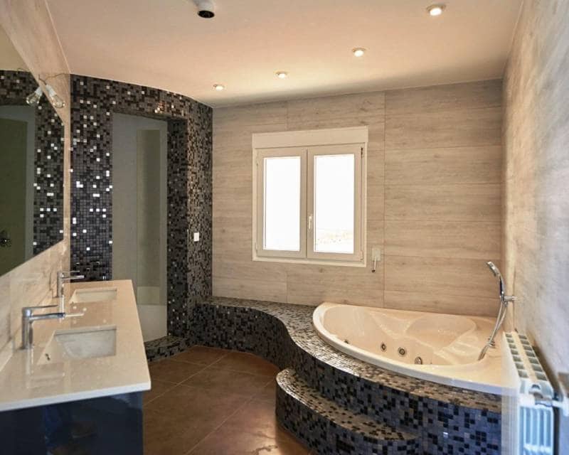 4 bedroom Villa for sale in Altea with pool garage - € 1,195,000 (Ref: 9073985)