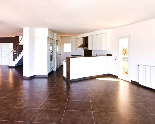 4 bedroom Villa for sale in Altea with pool garage - € 1,195,000 (Ref: 9073985)