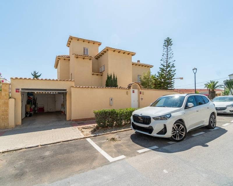 4 soveværelse Villa til salg i La Mata med swimmingpool garage - € 869.000 (Ref: 9074362)