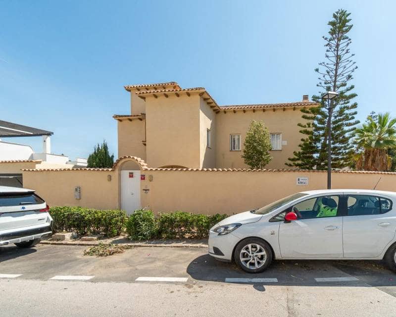 4 soveværelse Villa til salg i La Mata med swimmingpool garage - € 869.000 (Ref: 9074362)